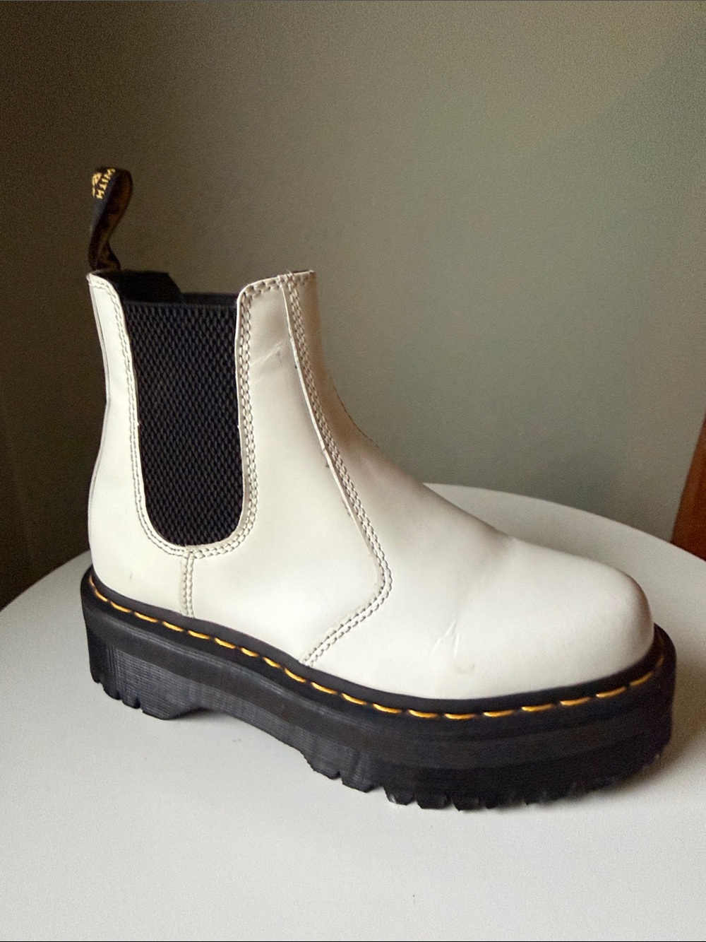 Dr. Martens 2976 Quad Chelsea boots in a women’s US size 6